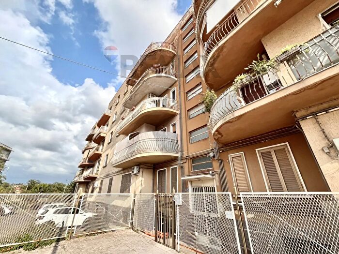 Appartamento con 7 locali in vendita in Piazza Risorgimento, Caltagirone
