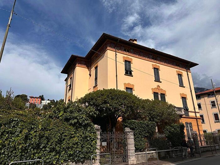 Appartamento trilocale in vendita in Via Annetta e Celestino Lusardi, Centro, Menaggio