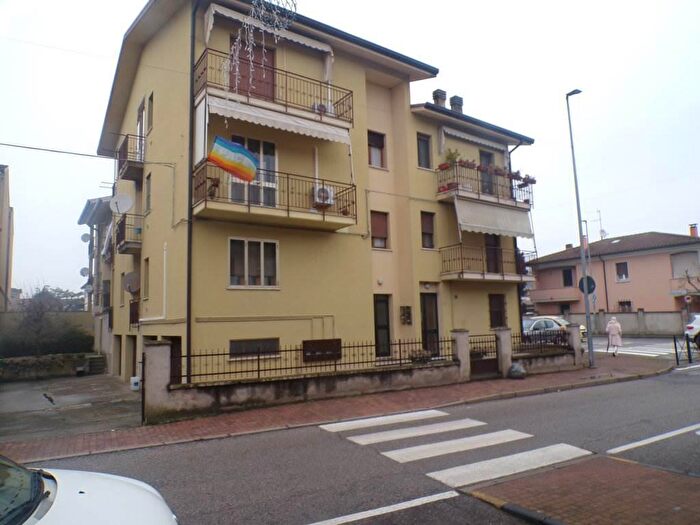 Appartamento quadrilocale in vendita in Via Vittorio Emanuele III, Fiscaglia