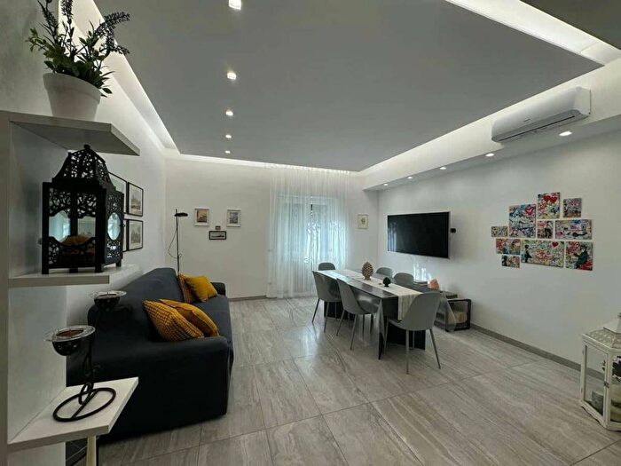 Appartamento trilocale in affitto in Via Camillo Peano, Nuovo Salario, Roma