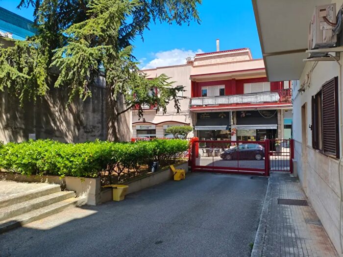 Appartamento trilocale in vendita in Via Foggia, Crispiano