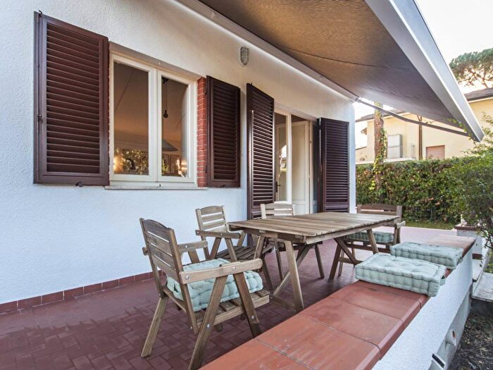 Casa con 5 locali in affitto in Via Ardengo Soffici, Vittoria Apuana, Forte dei Marmi