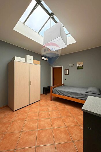 Casa trilocale in vendita in Via Murciano, Galliate