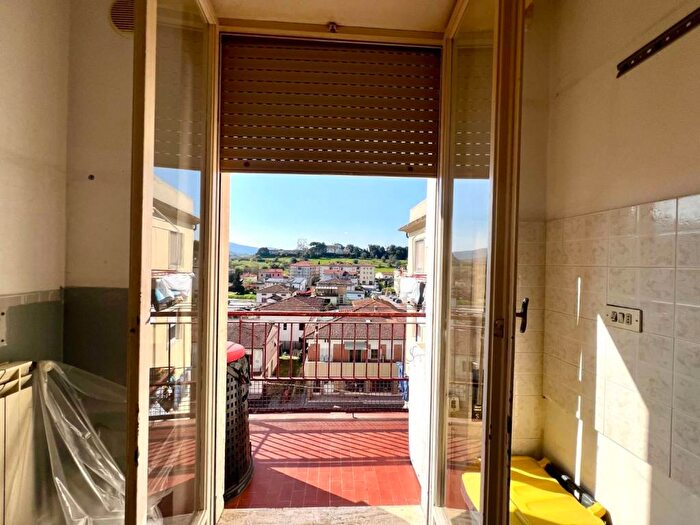 Appartamento quadrilocale in affitto in Via Galileo Galilei, Centro, Quarrata