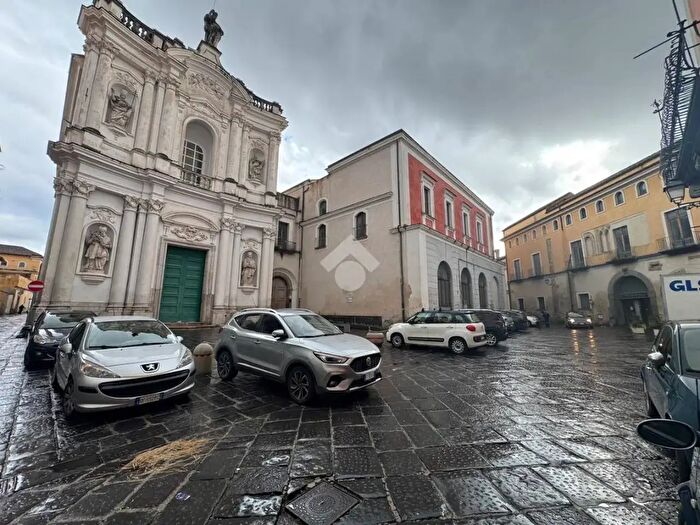 Appartamento bilocale in vendita in Piazza San Domenico, Aversa
