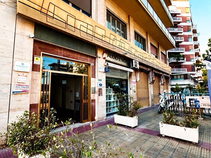Appartamento trilocale in affitto in Via dei Cantieri, Montepellegrino, Palermo