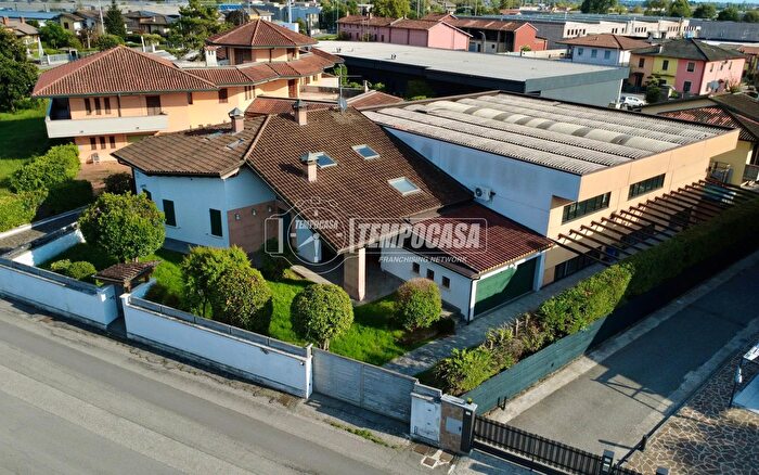 Casa con 5 locali in vendita in Via Rodolfo Vantini a, Bagnolo Mella