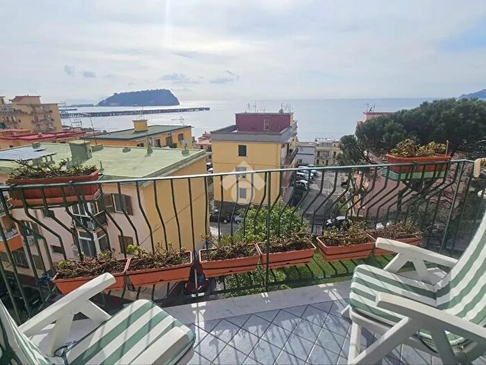Appartamento quadrilocale in vendita in Via Boezio, Napoli