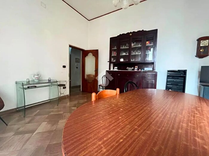 Appartamento con 6 locali in vendita in Via Ognissanti, Trani