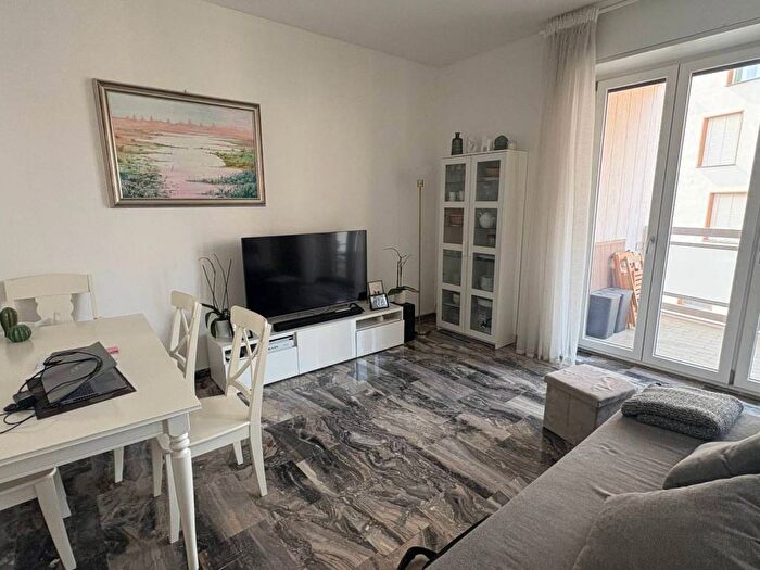 Appartamento bilocale in affitto in Via Cola di Rienzo, Solari, Milano