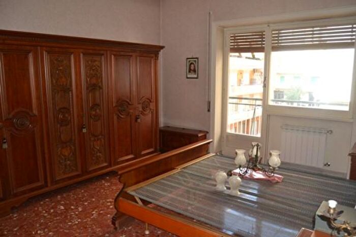 Appartamento trilocale in vendita in Via Latina, Roma