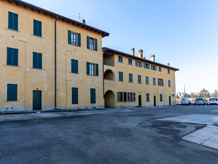 Appartamento bilocale in affitto in Via Massimo dAzeglio, Centro, Merone