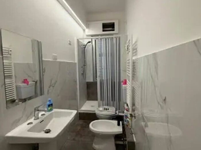 Appartamento trilocale in affitto in Via Stefanina Moro, Genova