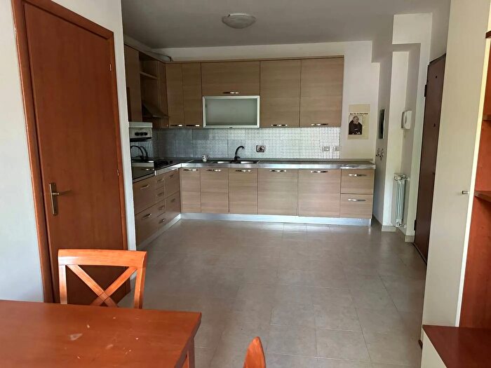 Appartamento bilocale in vendita in Largo Silvi, Roma