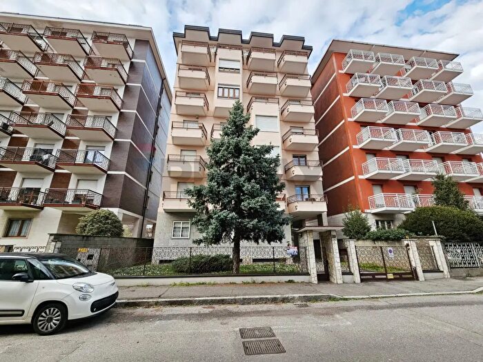 Appartamento quadrilocale in vendita in Via Orazio, Busto Arsizio