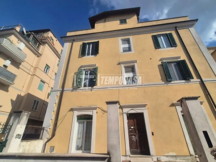 Appartamento trilocale in vendita in Via Aristide Gabelli, Roma