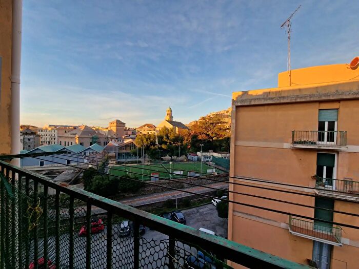 Appartamento con 6 locali in vendita in Via Guido Agosti a, Genova