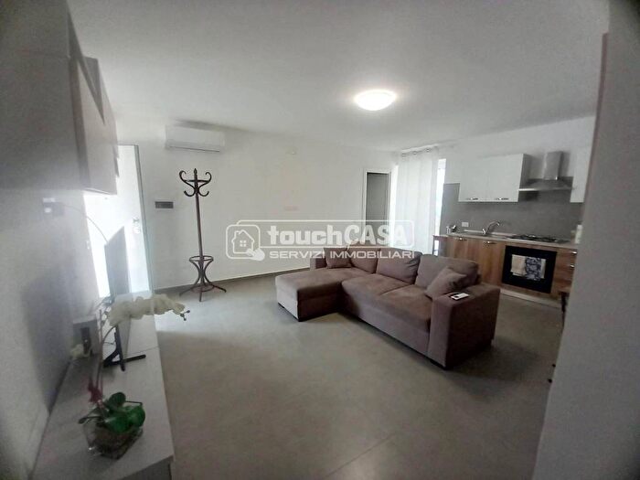 Appartamento bilocale in affitto in Via Roma, Aversa