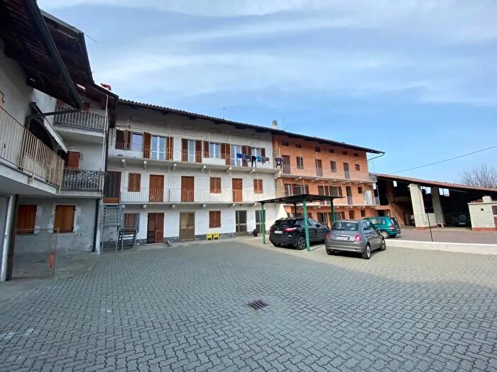 Appartamento quadrilocale in affitto in Via Cavour, Salerano Canavese