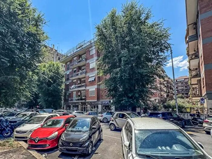 Appartamento quadrilocale in vendita in Via di Donna Olimpia, Roma