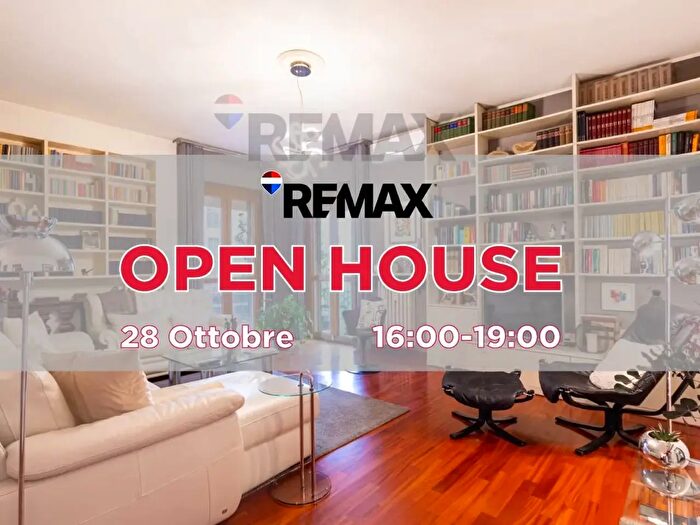 Appartamento con 5 locali in vendita in Via Lardirago, Pavia