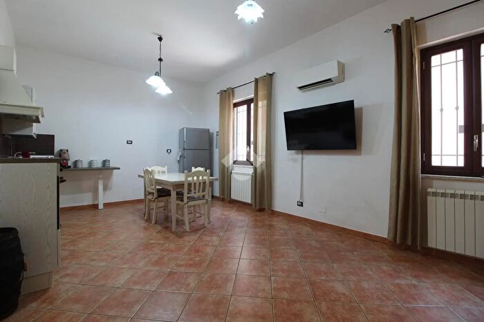 Appartamento trilocale in vendita in Via Trabucco, Palermo