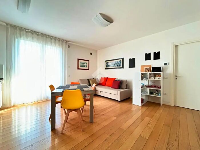 Appartamento trilocale in vendita in Str Sant Agnese, Treviso