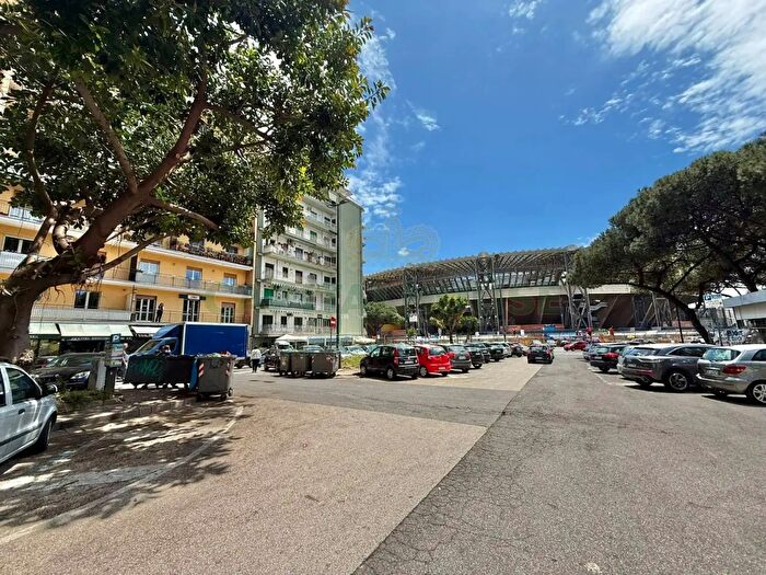 Appartamento bilocale in vendita in Via Giacomo Leopardi, Napoli