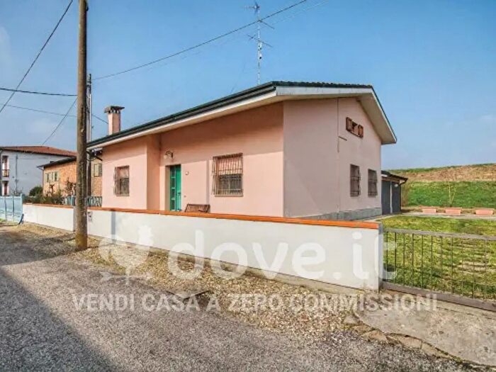 Casa con 6 locali in vendita in Via G Galilei, Argenta