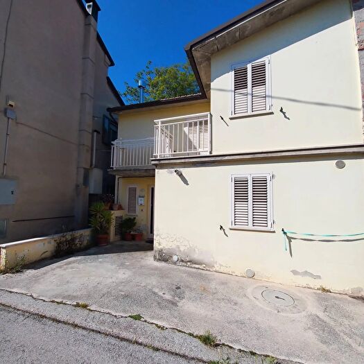 Casa con 5 locali in vendita in Località Monteverde Via Case, Montegiorgio