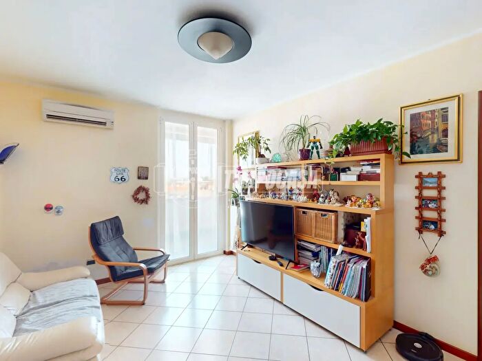 Appartamento trilocale in vendita in Via Bruno Buozzi, Paullo