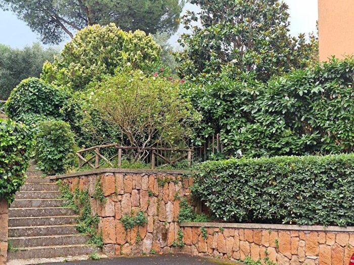 Appartamento trilocale in affitto in Viale Ercole Consalvi, Monte Porzio Catone