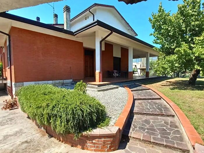 Casa con 6 locali in vendita in Via Cannuccio, Ceprano