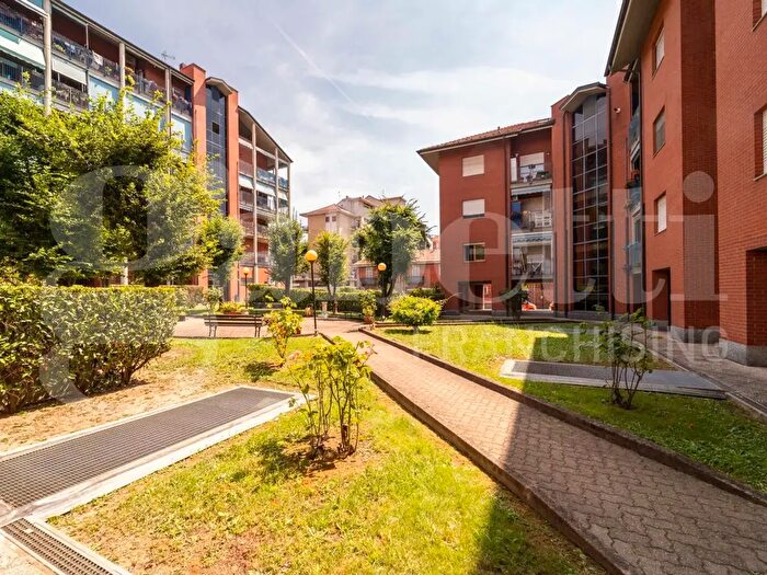 Appartamento con 6 locali in vendita in Via Biella, Nichelino