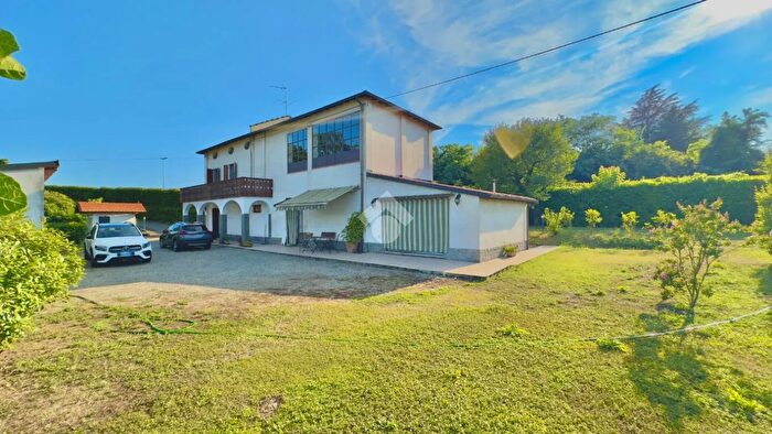 Casa con 5 locali in vendita in Viale Partigiani, Pozzolo Formigaro