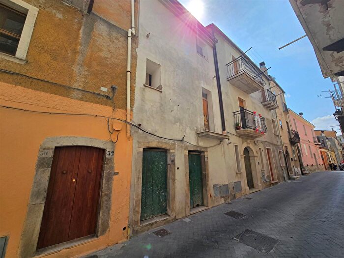 Appartamento trilocale in vendita in Carlantino