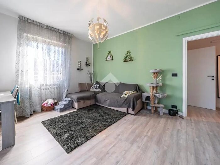 Appartamento trilocale in vendita in Via Magellano, Reggio Emilia