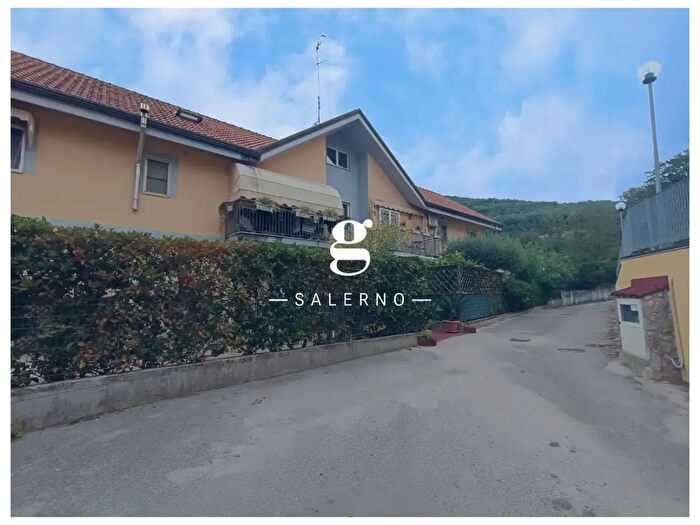 Appartamento con 5 locali in vendita in Via Cupone, Giffoni Sei Casali