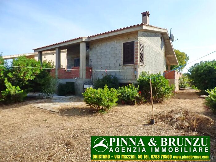Casa con 5 locali in vendita in Via Sa Figu, San Vero Milis
