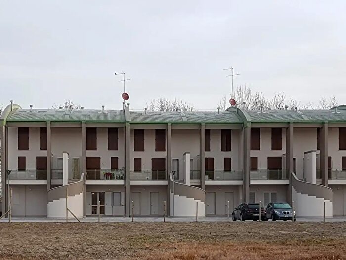 Appartamento trilocale in vendita in Viale Lido di Pomposa, Comacchio