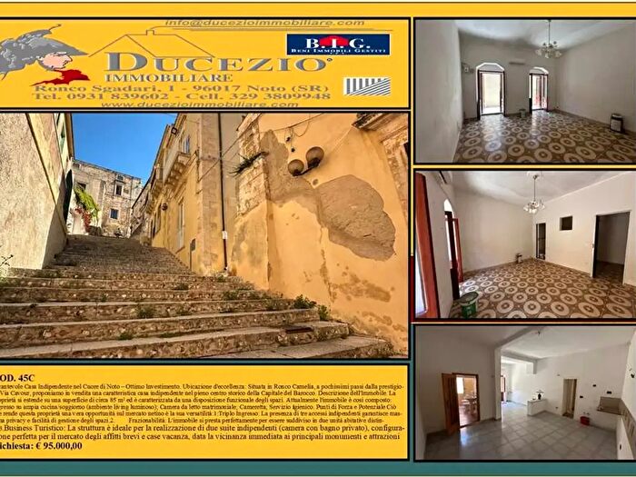 Casa quadrilocale in vendita in Via Ronco Camelia, Noto