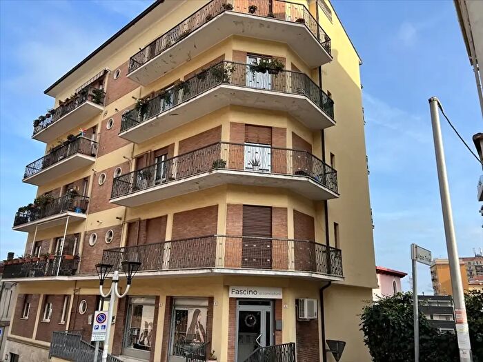 Appartamento quadrilocale in vendita in Via del Tricalle, Chieti