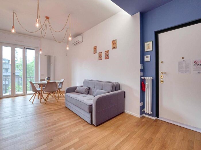 Appartamento trilocale in affitto in Via Sebastiano Veniero, Monte Rosa Lotto, Milano