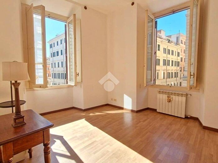 Appartamento trilocale in affitto in Via Cola di Rienzo, Prati, Roma
