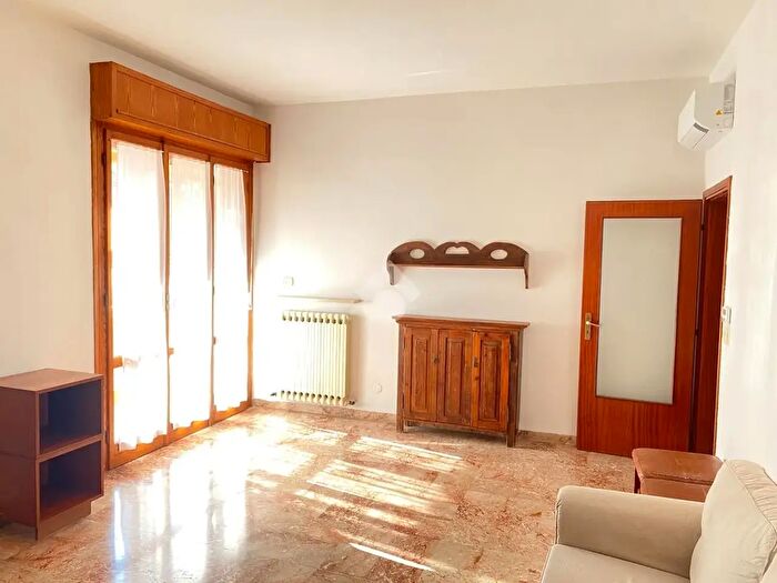 Appartamento quadrilocale in affitto in Via Marconi, Ferrara