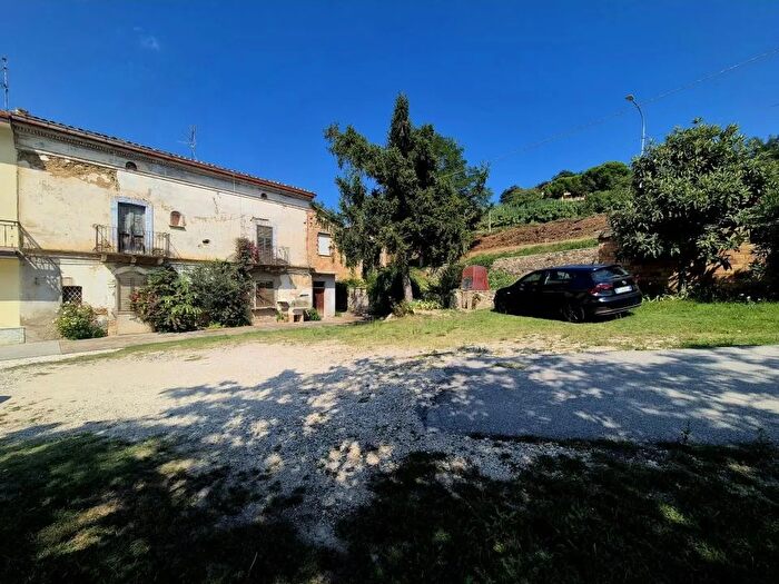 Casa con 9 locali in vendita in Filetto