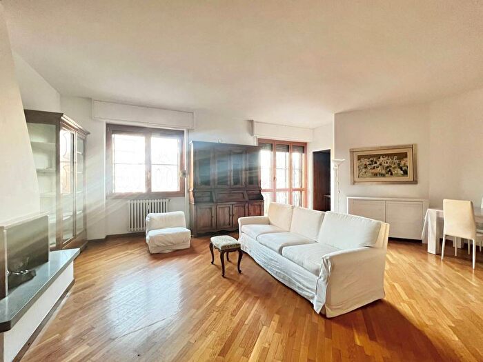 Appartamento quadrilocale in affitto in Via dei Benedettini, Bande Nere, Milano