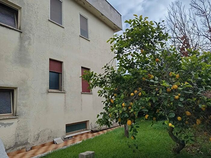 Casa con 10 locali in vendita in Via Civitella, Nettuno