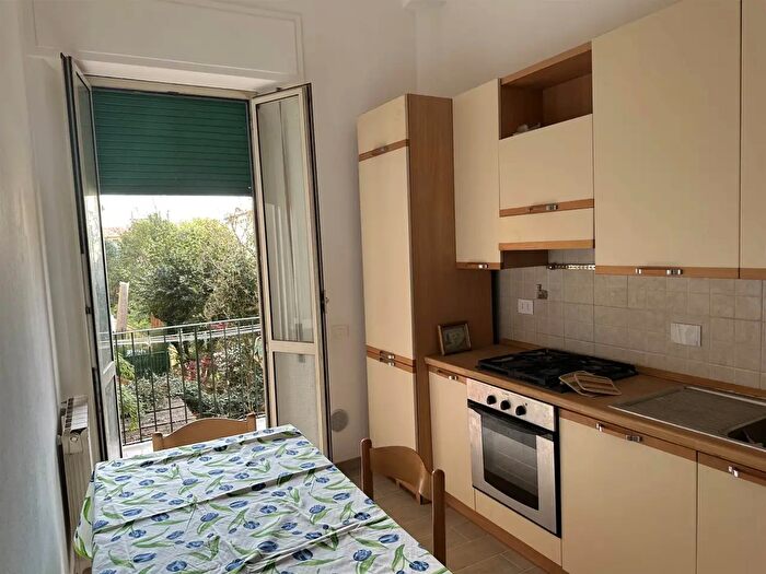 Appartamento quadrilocale in affitto in Via Spalanzani, Firenze