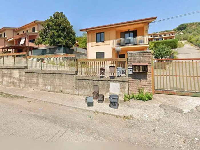 Casa con 6 locali in vendita in Via Manzoni, Rende